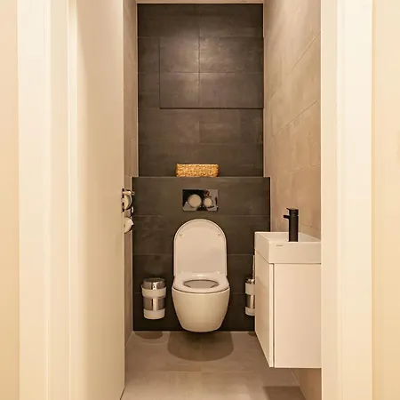 Sting Platan Aparthotel 4*