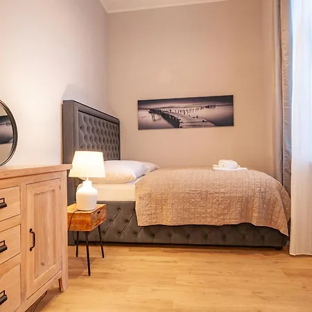 Sting Platan Aparthotel *