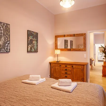 Sting Platan Aparthotel *